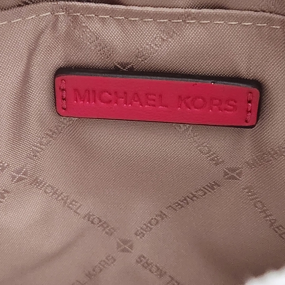 Michael Kors Pink XL Clutch / Wristlet NWT MSRP $178 - Picture 4 of 6